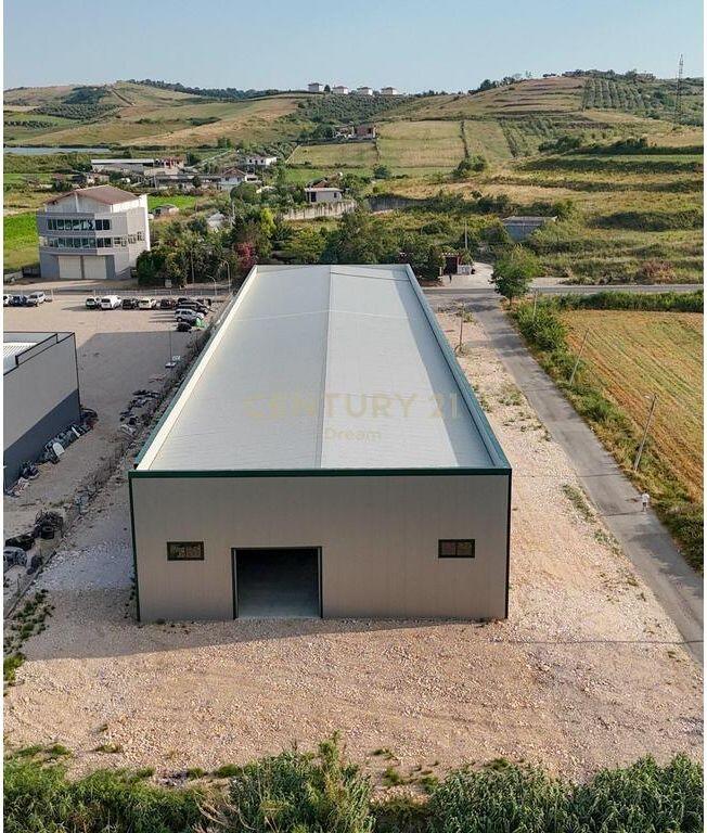 Warehouse for Rent – Shijak, Beside the Main Road