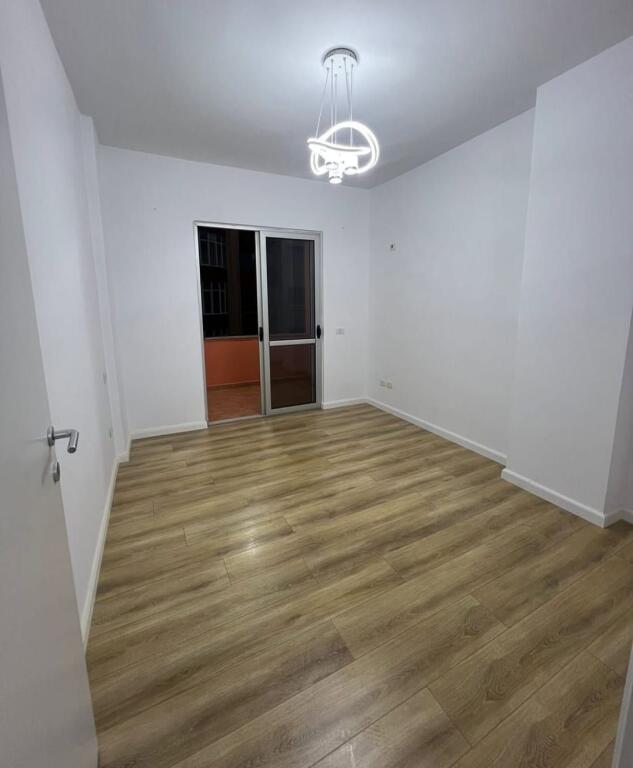 Appartamento 2+1 in VENDITA ad Astir, vicino al bar Famed