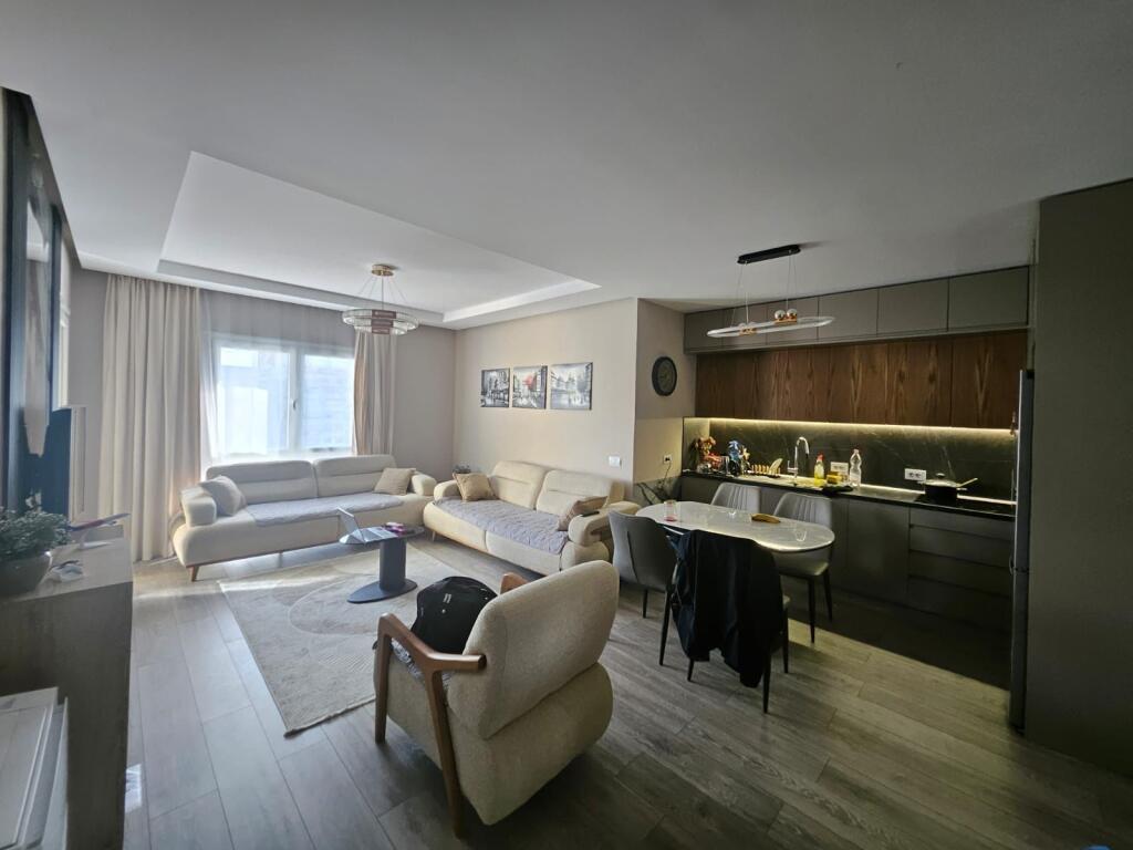 2+1,furnished,in Lapraka,700 thousand lek