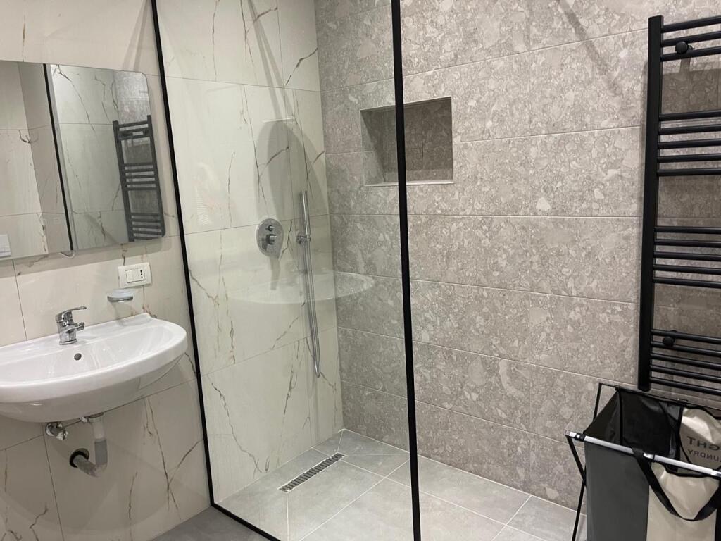 Apartament 2+1+2 me parkim per qira te Fusha e Aviacionit