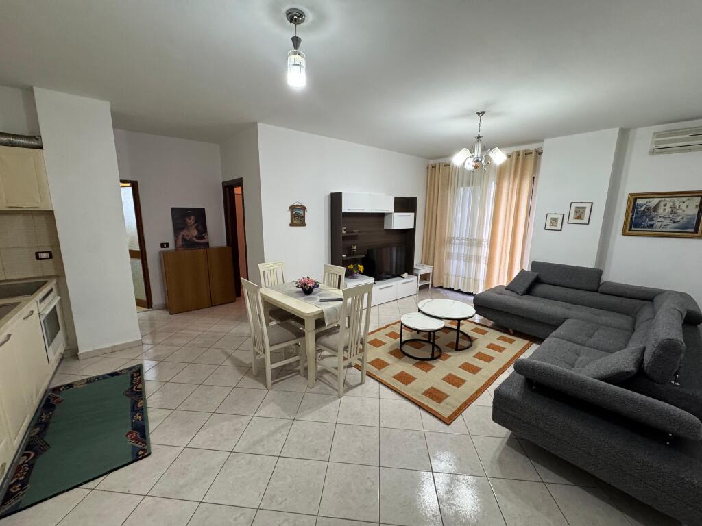 🏡 Jepet me qira apartament 2+1 📍 Astir, tek zona e Bohemit 🏢 Kati i 5-të 💶 Çmimi: 50,000 lekë 🛋️ Totalisht i mobiluar 🚫 Nuk pranohen studentë