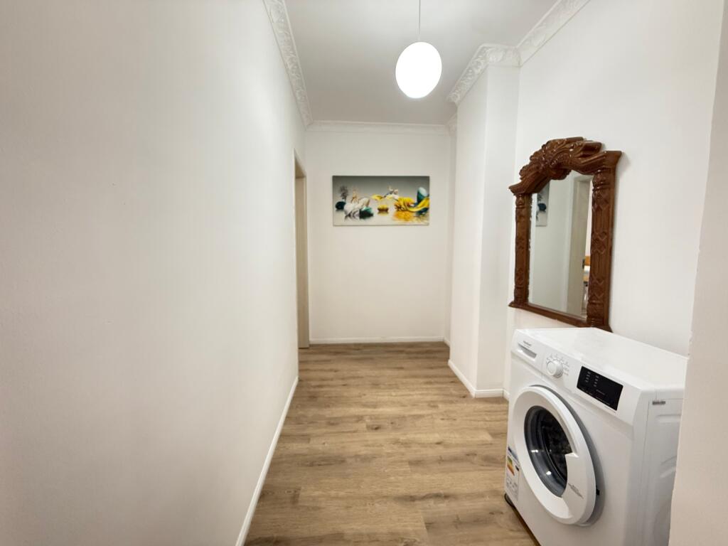 I rent out the apartment at the railway beach