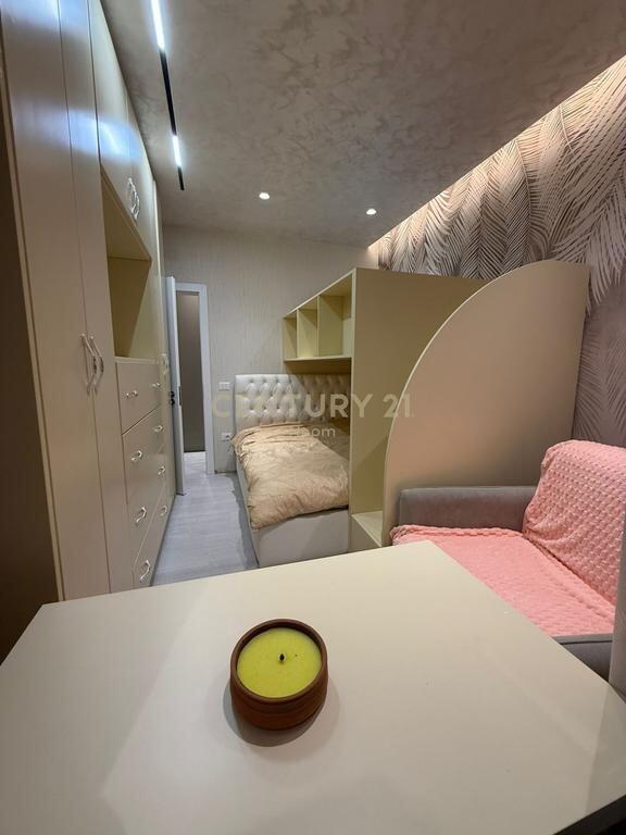 Apartament 2+1+Post Parkimi per shitje te Ali Demi