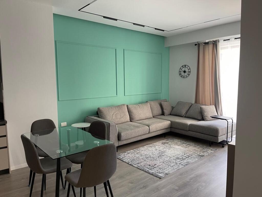 Apartament 2+1+2 me parkim per qira te Fusha e Aviacionit