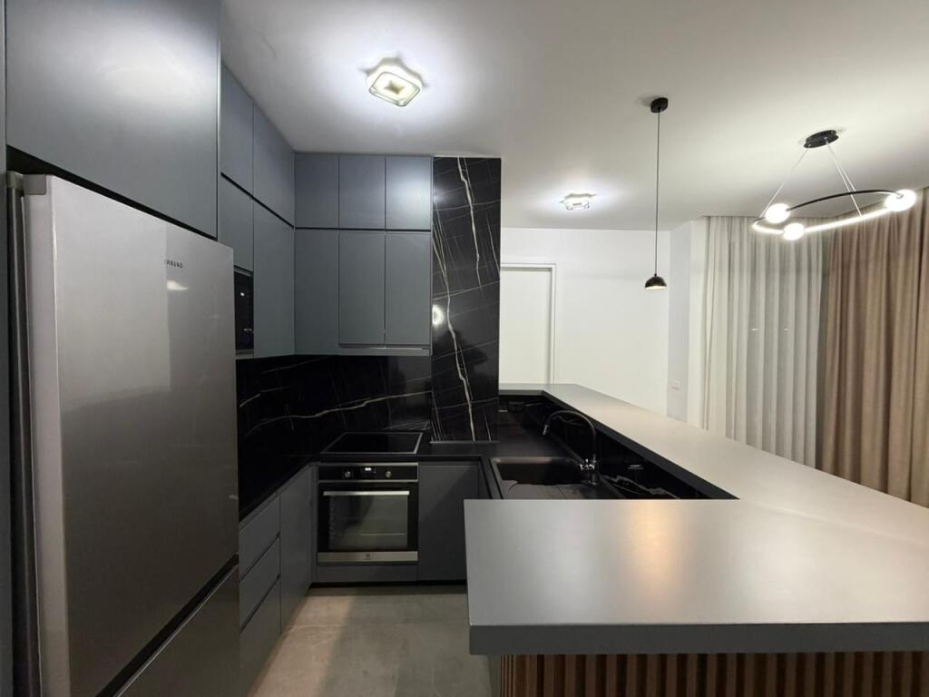 Apartament 2+1 per qira tek Montesori School tek Liqeni i Thate.