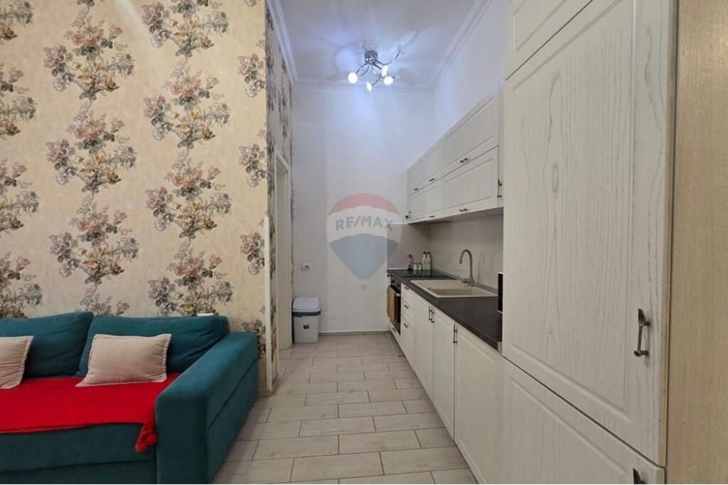 Apartament 1+1 me qira në Rrugën Sami Frashëri, përballë Gjimnazit “Petro Nini”