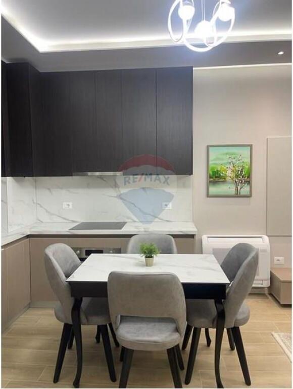 Apartament Për Qira Komuna e Parisit WhatsApp Apartament - Për Qira - Komuna e Parisit, Tiranë