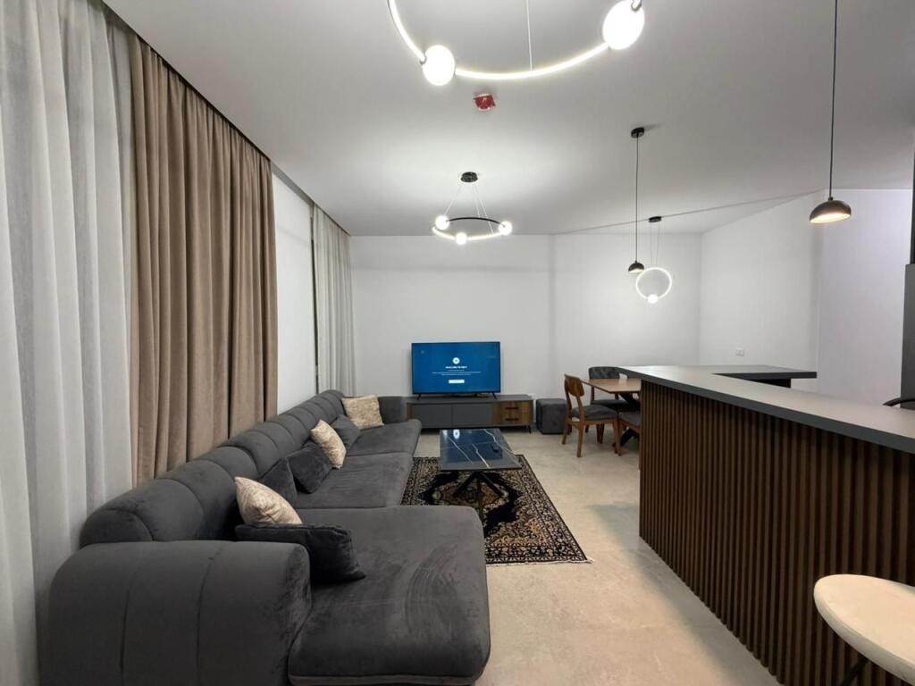 Apartament 2+1 per qira tek Montesori School tek Liqeni i Thate.