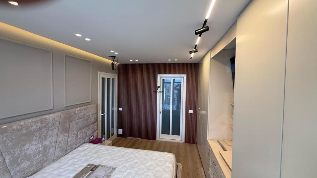 SHITET APARTAMENT 2+1+2 RRUGA E DIBRES 25.000.000 LEKE