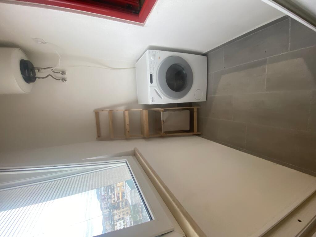 2+1, arredato, ultima stazione della nuova Tirana, 800 euro