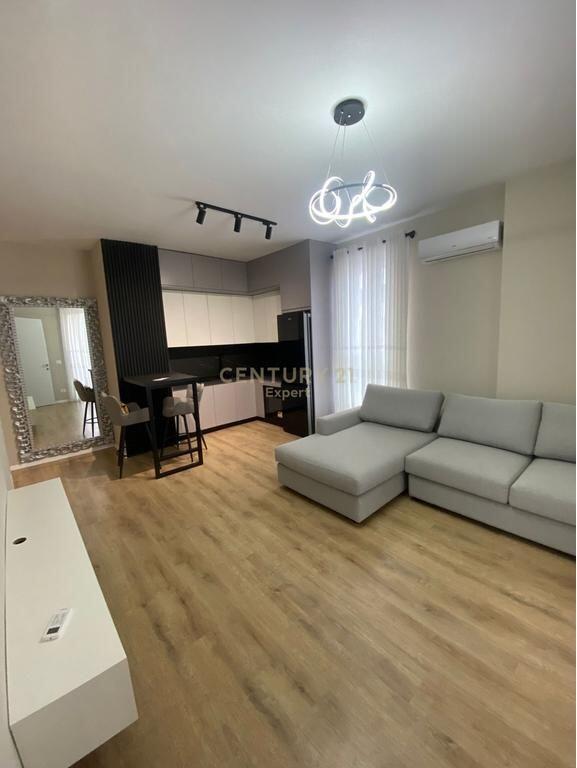 Apartament 1+1 për Qira në Kompleksin Univers City!