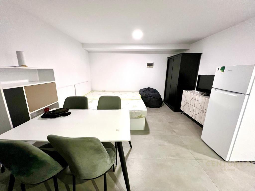 Liqeni i Thate, si vende monolocale