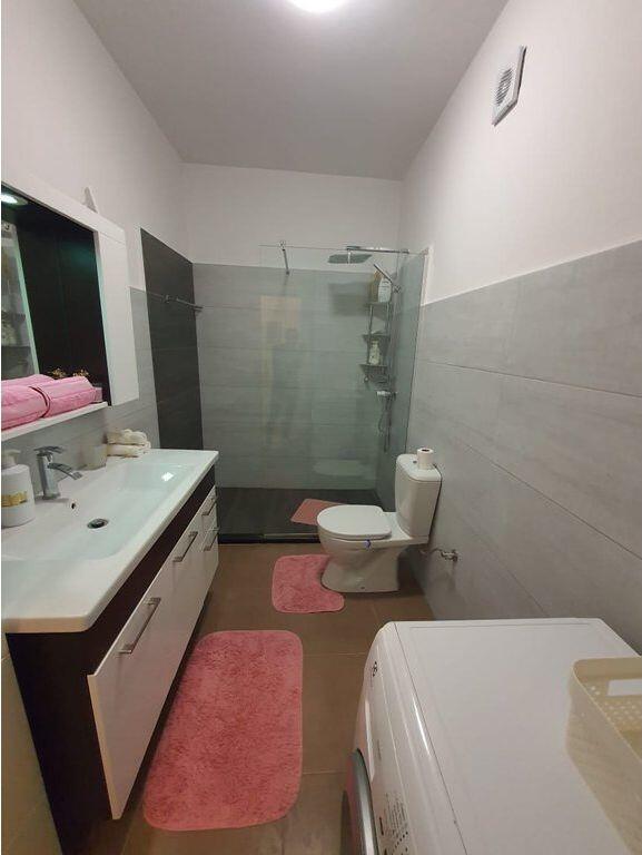 Appartamento 1+1 in Affitto nel Complesso Delijorgji, Tirana 1.100 € /Mese Sup. Totale 60m2