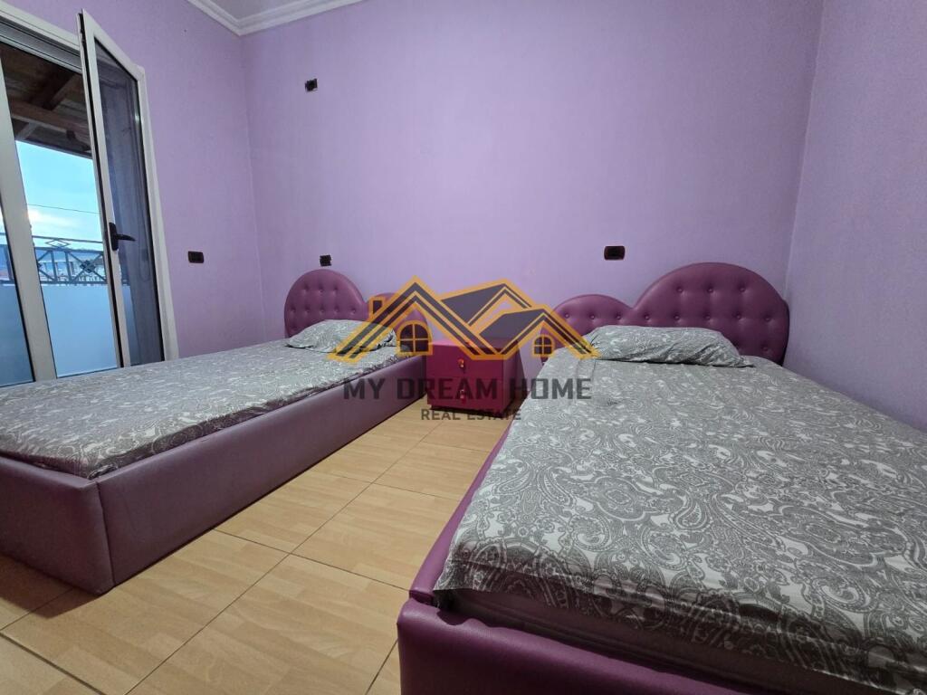 VENDESI CASA E UNITA' COMMERCIALE SU 2 PIANI, QUARTIERE 15, DURRES