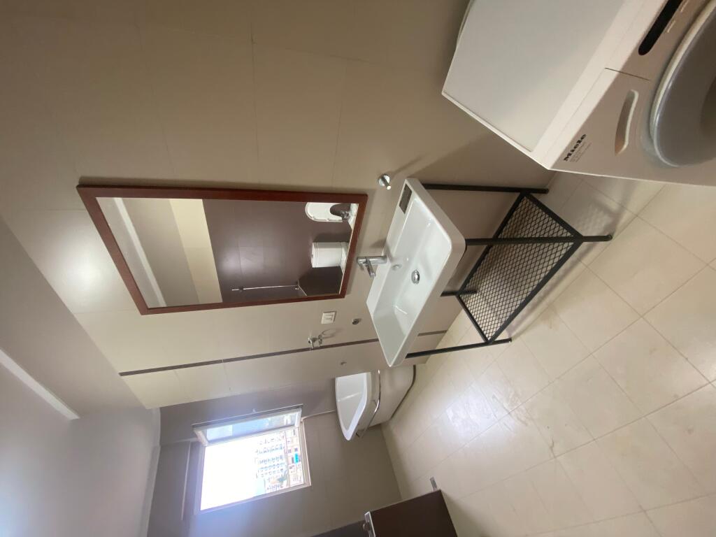 2+1, empty with kitchen, at the latest station of New Tirana, 750 euros