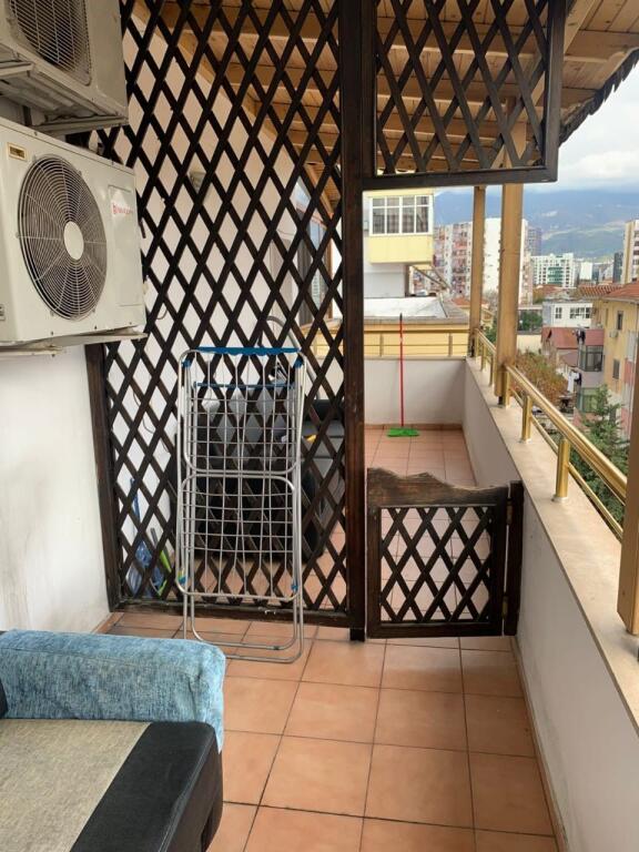 Apartment 1+1, Don Bosko!