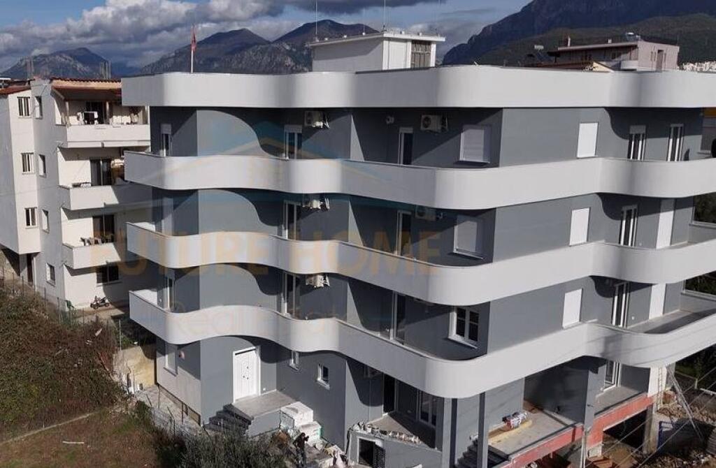 AFFITTASI EDIFICIO DI 5 PIANI