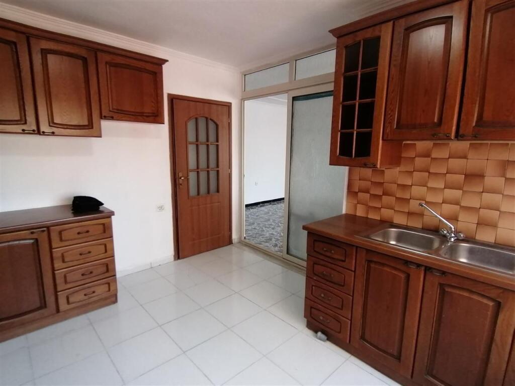 Appartamento 3+1 in Affitto tra Via Kavaja e Myslym Shyri