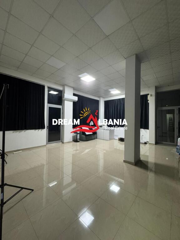 Ufficio in affitto in via Vace Zela dietro il centro Globe (ID 4271636).