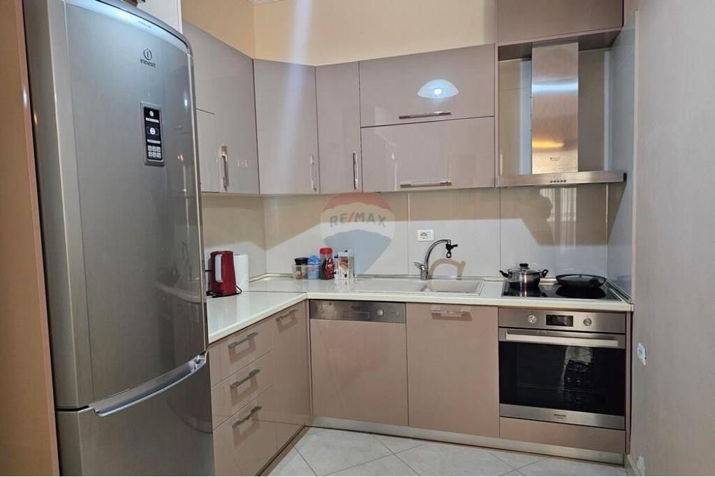 Apartament per qera 2+1 tek Rruga e Thesarit