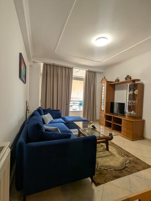 Affittasi appartamento 1+1, Kika 1, Komuna e Parisit  600€ (trattabile),  