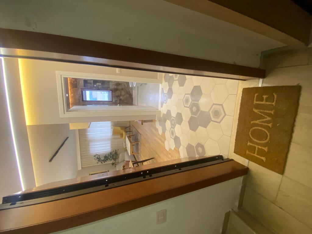 2+1, arredato, ultima stazione della nuova Tirana, 800 euro