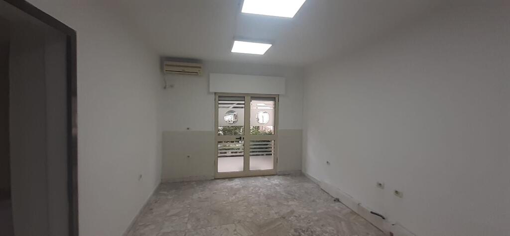 Locale commerciale in affitto in Rruga Myslym Shyri 590€ (Trattabile)!
