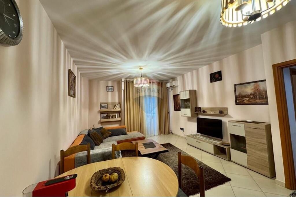 Apartament 2+1 Pazari i Ri