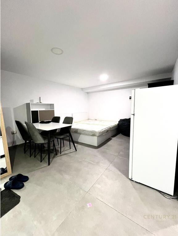 Liqeni i Thate, si vende monolocale