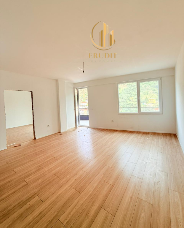 ✨ Shitet Apartament 1+1 në Lungomare, Vlorë ✨