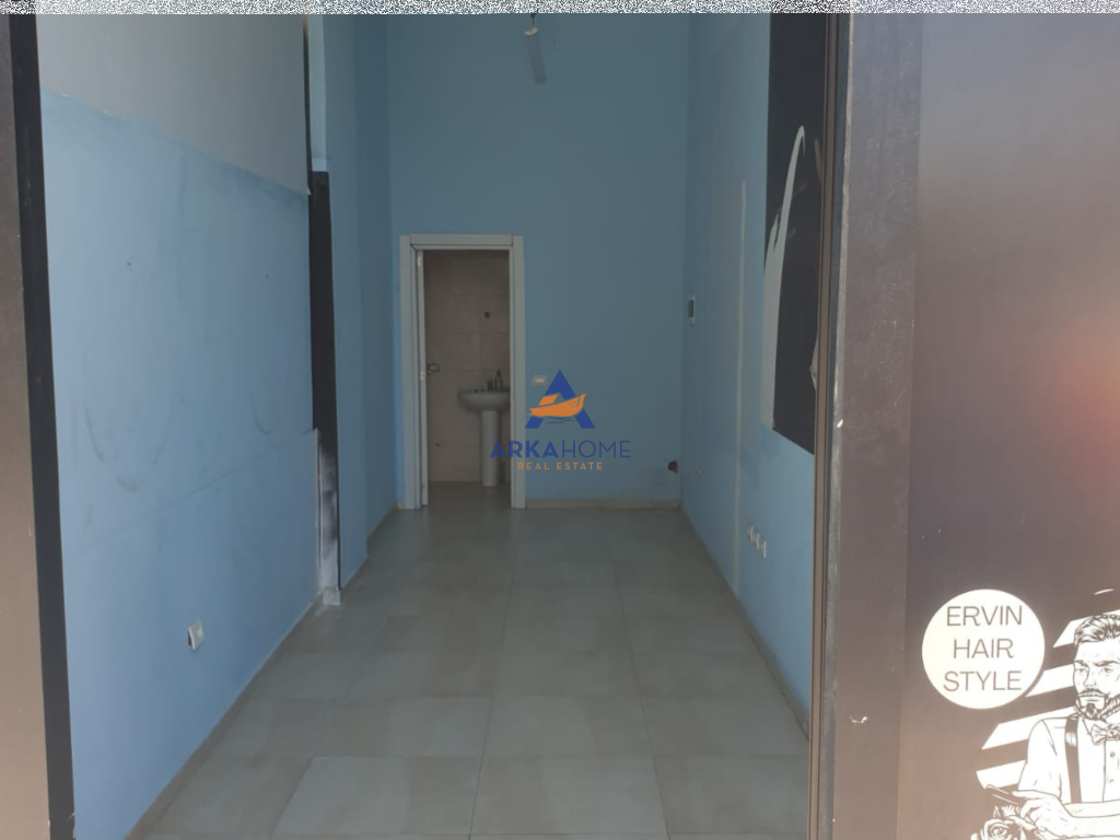 LOCALE IN AFFITTO ⁠COMPLESSO STAR, ADIACENTE A REPORT TV 420 EURO
