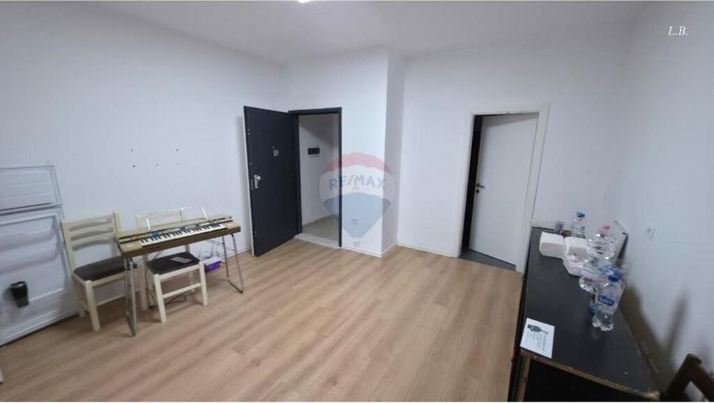 Office for Rent – Myslym Shyri