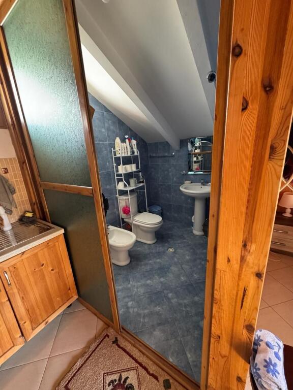 SHITET VILE 3 KATESHE NE BERAT 450.000 EURO