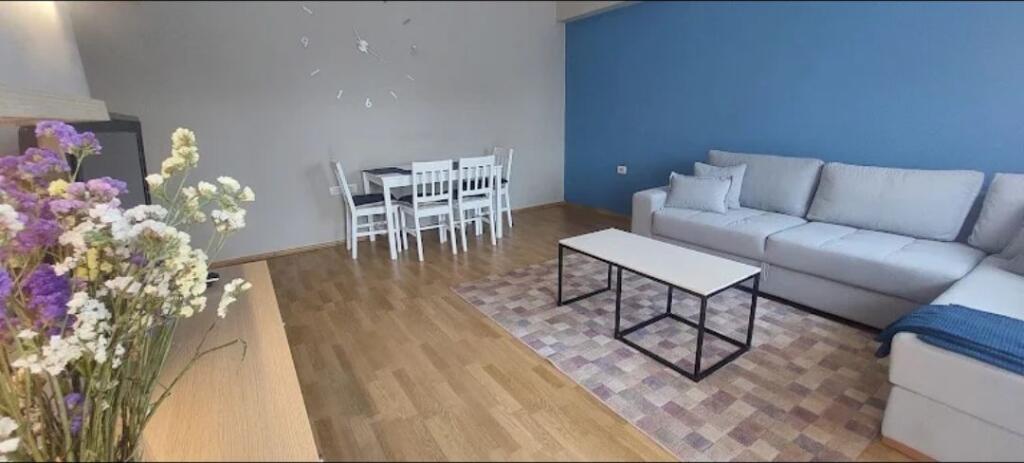 ✨ Appartamento moderno 1+1 in affitto ✨ 📍 Vicino al Ginnasio Partizani, Rruga e Dibrës