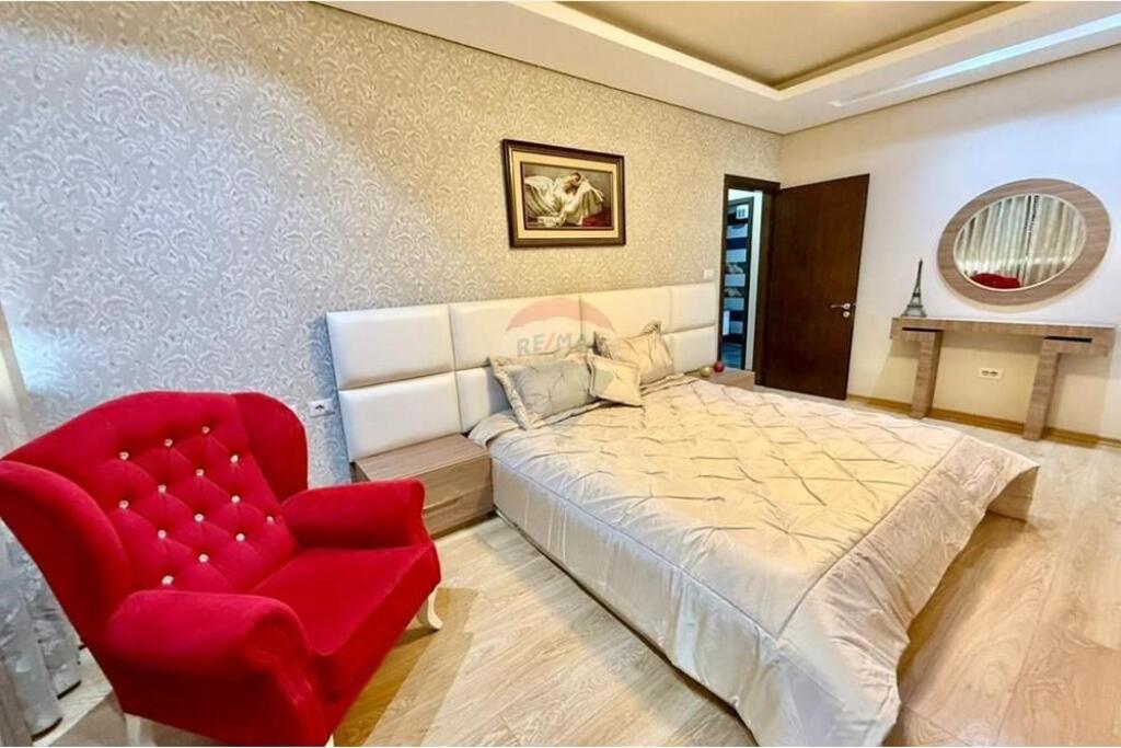 APARTMENT 2+1 + PARKING FOR RENT