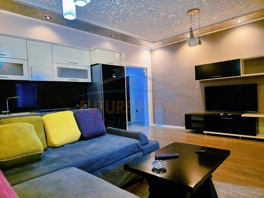 Qera, Apartament 2+1+2+Post Parkimi, Fresku, Tiranë.
