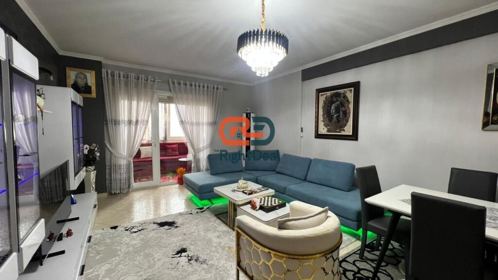 Tek Siri Kodra, Shitet Apartament 1+1 I Bollshem Ideal per Banim!!!
