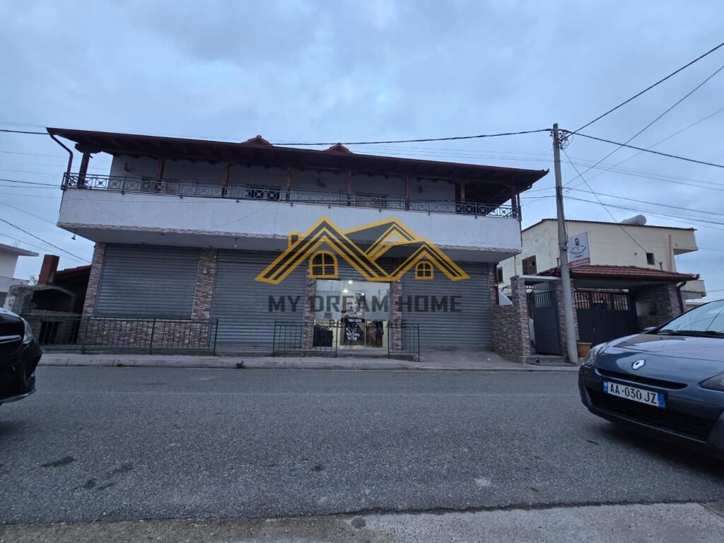 VENDESI CASA E UNITA' COMMERCIALE SU 2 PIANI, QUARTIERE 15, DURRES