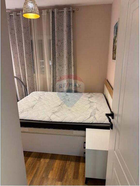 Jepet me qira Apartament 2+1 ne Bulevardin Zogu 1