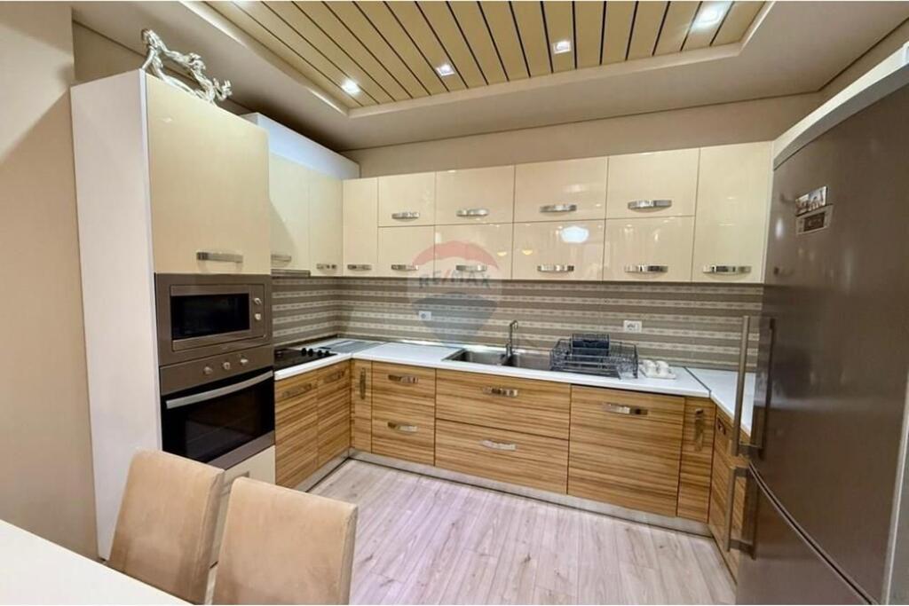 APARTAMENT 2+1 +  Post PARKIM  1🚘PËR QIRA
