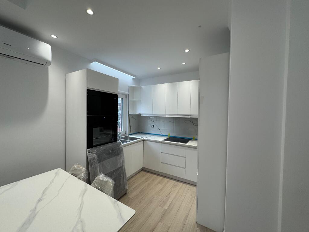 Apartment me qera 2+1 Him Kolli