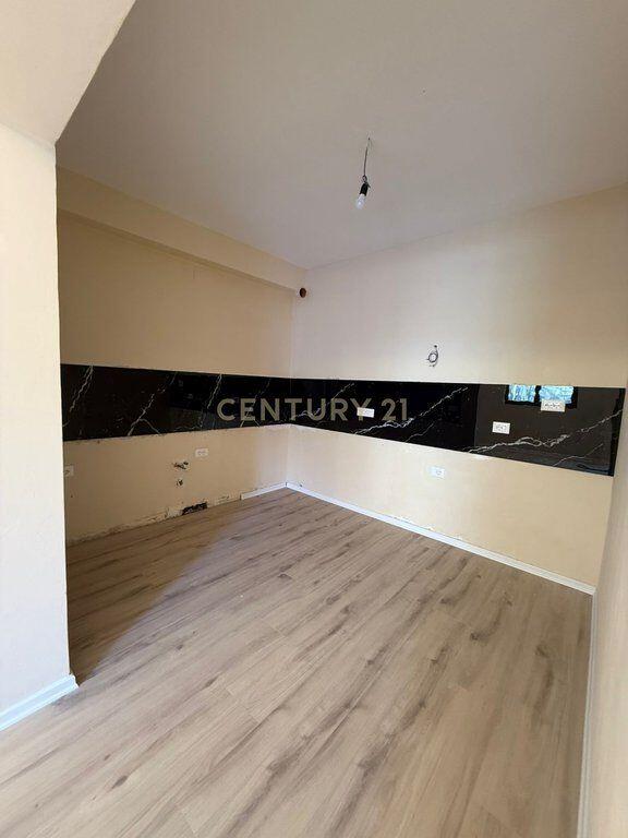 Apartament 2+1+ Verande me qira ne Ali Dem prane Burgut te Grave !!!!
