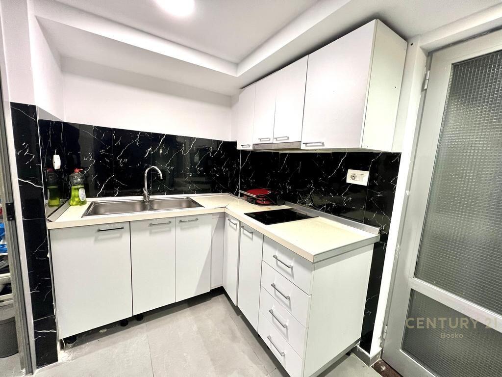Liqeni i Thate, si vende monolocale
