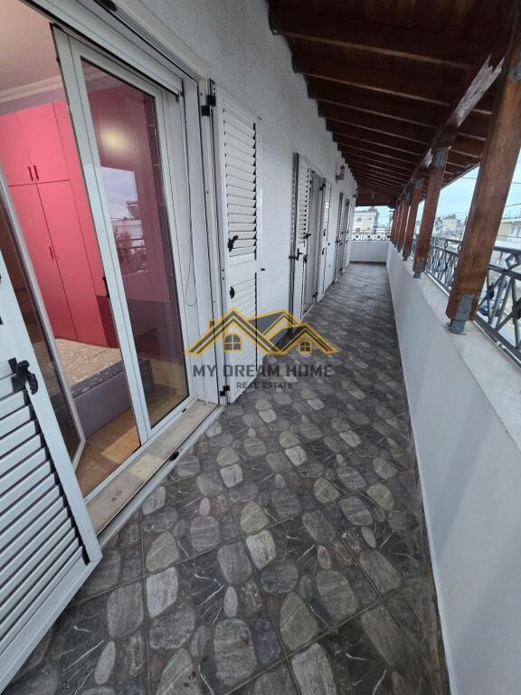 VENDESI CASA E UNITA' COMMERCIALE SU 2 PIANI, QUARTIERE 15, DURRES