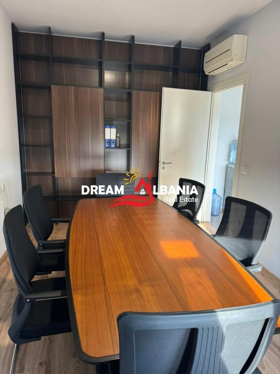 Ambient Biznesi/Zyre me Qera tek Zogu i Zi, prane Ring Center ne Tirane (ID 42611252)