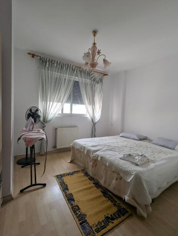 Affittasi appartamento 1+1, Kika 1, Komuna e Parisit  600€ (trattabile),  