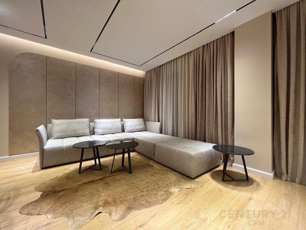 Super Appartamento 2+1 nel Centro, inizio Via Kavaja! 1.650 € /Mese Superficie Totale 90m2