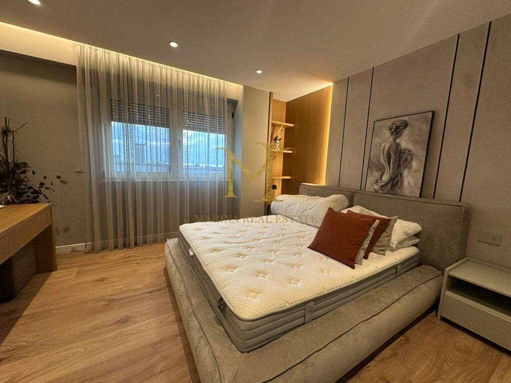 JEPET ME QERA APARTAMENT NE PLAZH PRANE DETIT!