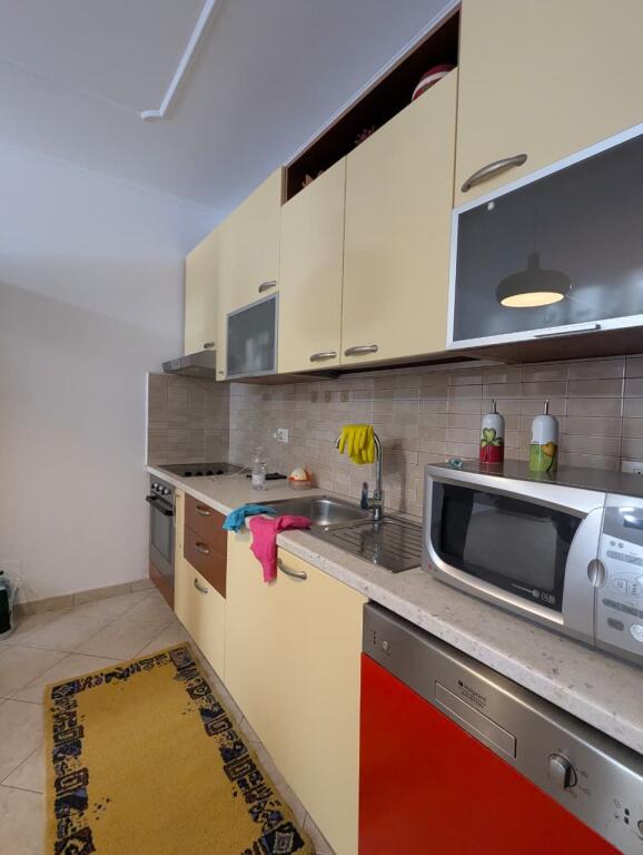 Affittasi appartamento 1+1, Kika 1, Komuna e Parisit  600€ (trattabile),  