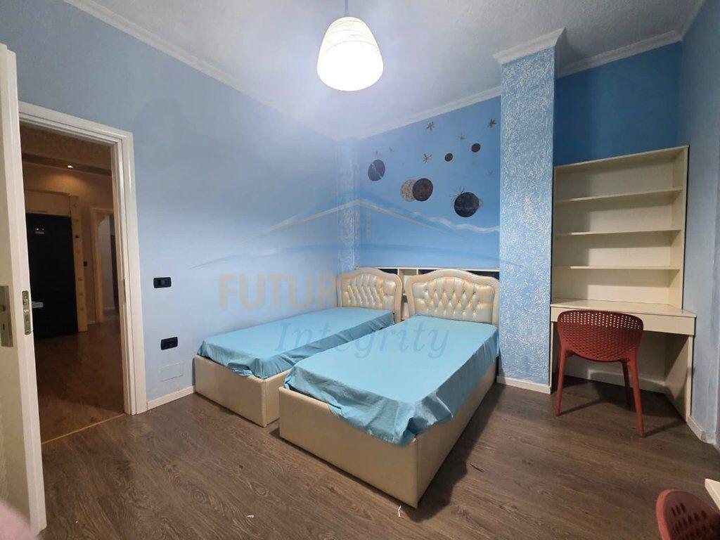 Qera, Apartament 2+1+2+Post Parkimi, Fresku, Tiranë.